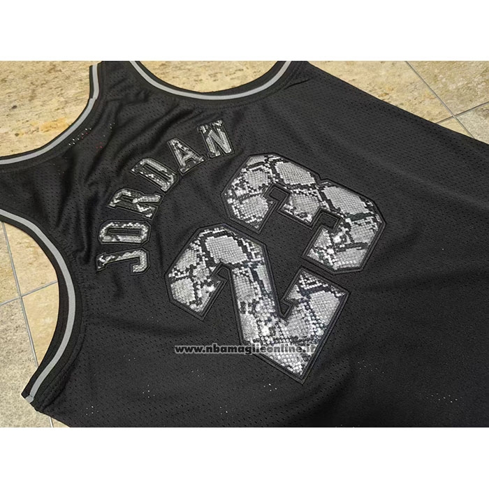 Maglia Chicago Bulls Michael Jordan #23 Swingman Mitchell & Ness 1997-98 Nero